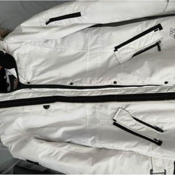 Women’s Winter Coat - Picture 1 of 1